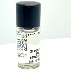 🦋$6 ~ MAC ~ Cleanse Off Oil Travel Sample Size ~ NEW